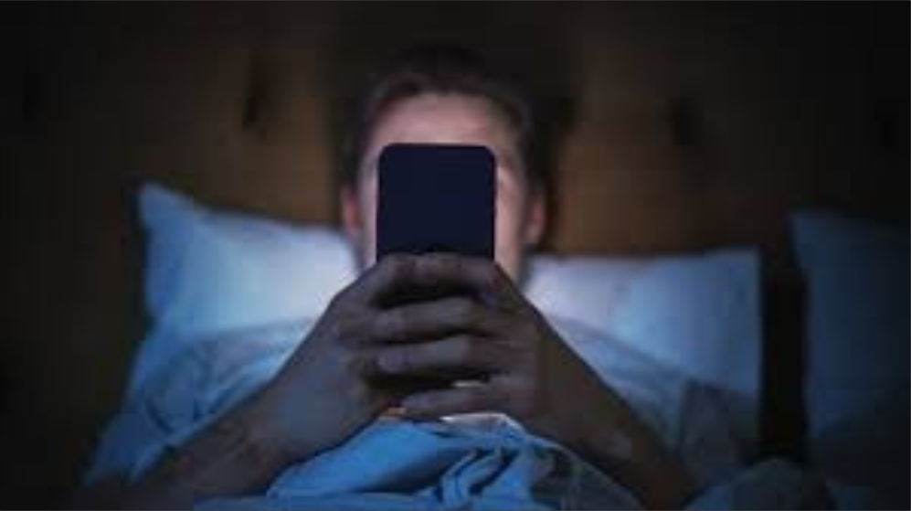 Usar el teléfono solo tres horas al dÃa (o menos) mejora el sueño, reduce el estrés y ayuda a prevenir la adicción digital, según estudios sobre salud mental